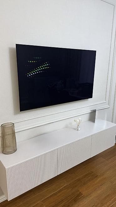 divar refleri: Düz TV altlığı, Polkalı — 1