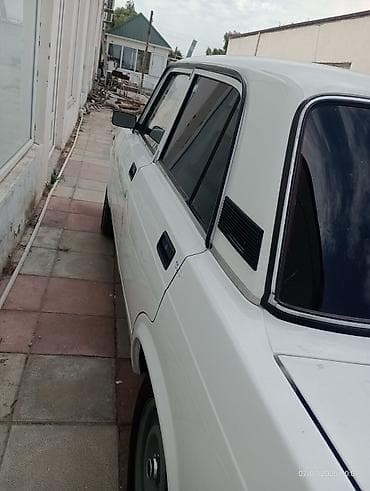 vaz 2107 abirsofka: VAZ 2107 sedan – ağ rəng, 4 qapı, arxaqapıdan ötürücü (RWD). Mexaniki — 2