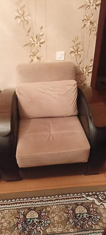 perla mebel divan: Qonaq otağı üçün yumşaq mebel dəsti - Tərkib: 1 ədəd geniş divan + 2 — 3