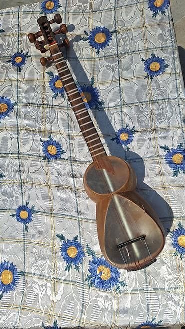 Tar: Məhsul: Azərbaycan tarı Təsvir: - Milli simli–mizrablı musiqi aləti — 2