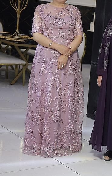 Toy paltarları və aksesuarları: Xl ölçü 170 azna alınıb 1 dəfə geyinilib toya Əl işləməsidi 100 azna — 8