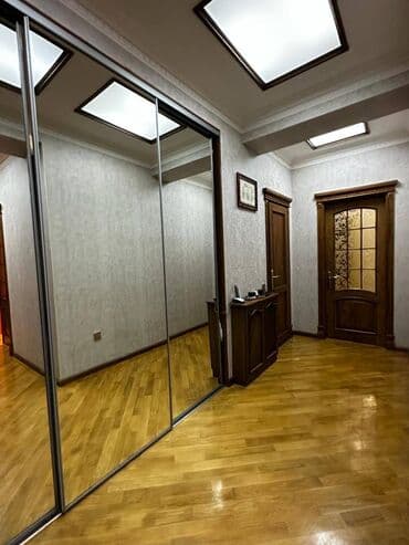 9 ci mikrorayon satilan evler: 4 otaqlı, Yeni tikili, m. Neftçilər, 160 kv. m — 19