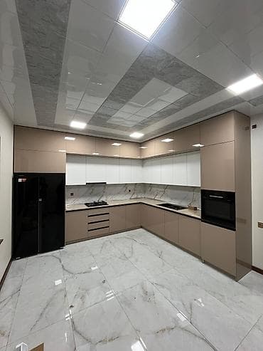 шкаф купе по индивидуальному заказу: Hər zövqə uyğun, yüksək keyfiyyətli sifarişlə mebel yığılması Mətbəx — 1