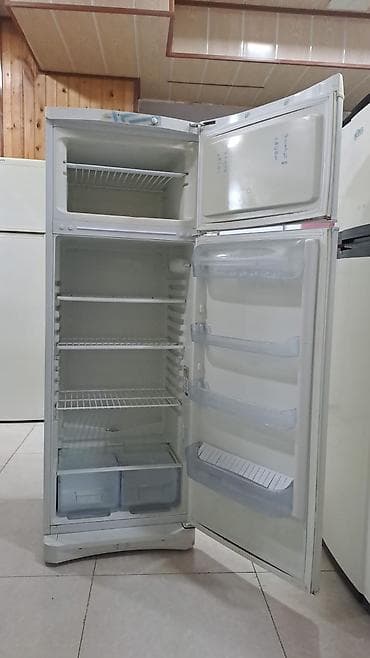2 qapılı Indesit Soyuducu Satılır, rəng - Boz