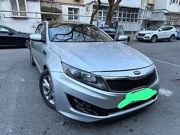 Kia K5: 2 l | 2010 il Sedan