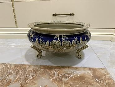 bezek bitkisi: Keramik dekorativ qab – ayaqlı, oval ağızlı - Material: Yüksək — 1
