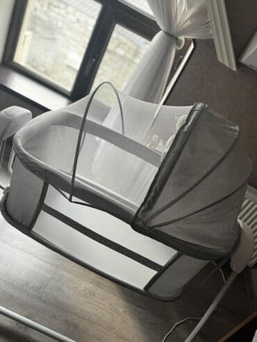 Ремонт и строительство: Для девочки и мальчика, Б/у, Четырехугольная, Колыбель, С матрасом, С механизмом качания — 2