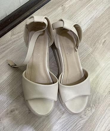 Basanoşka və səndəllər: Bej rəngli qadın sandal 37-38 razmer ucun - Model: açıq burunlu — 1