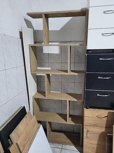 taxta bocka satilir: Yeni, Kitab rəfi, Düz — 1