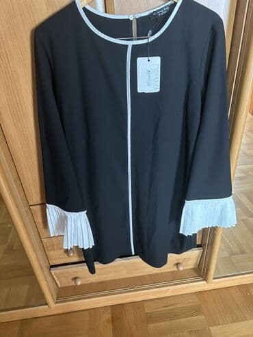 Qara rəngli zərif tunika/mini don - Dizayn: Sadə, düz kəsim; ön