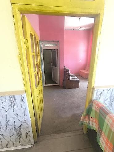 qazaxda 2 otaqli menziller: 3 otaqlı, 10 kv. m, Orta təmir — 7