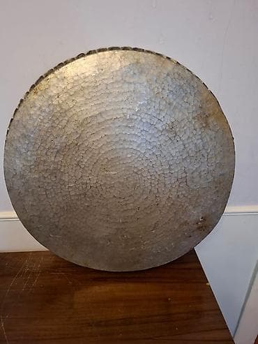 Böyük metal sini/tray - Material: Döküm metal (əl çəkici naxışlı