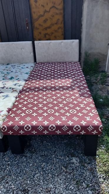 Сборка мебели: 1 nəfərlik çarpayılar 60 manat.2 nəfərlik taxt 110 manat .çatdırılma — 3