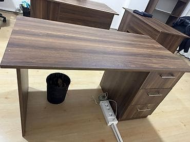 Bağ, çöl mebeli: 2 əl ofis mebelləri satılır.6 aydır alınıb ofis dəyişdiyinə görə — 2