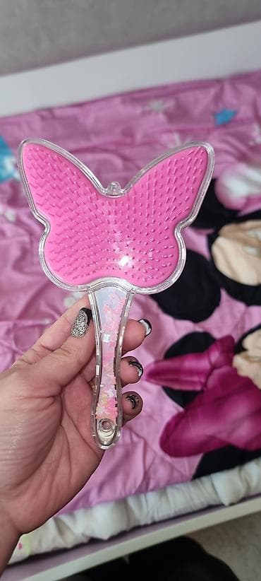 xari bulbul simvolu: LC Waikiki Kəpənək formalı uşaq darağı - Dizayn: Şəffaf korpus — 4