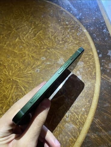 iphone 17 bakı: IPhone 13, Yaşıl, Face ID — 3