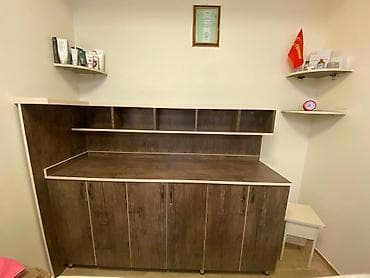 Qapalı dolab vitrini