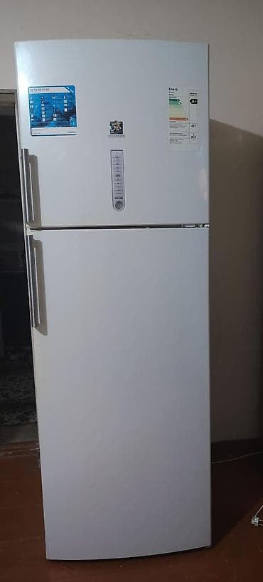 360₼ Soyuducu satilir Hundurluyu 2 metir eni 69 santim. Koc sebebi ile lalafo.az -da 360₼ Soyuducu satilir Hundurluyu 2 metir eni 69 santim. Koc sebebi ile