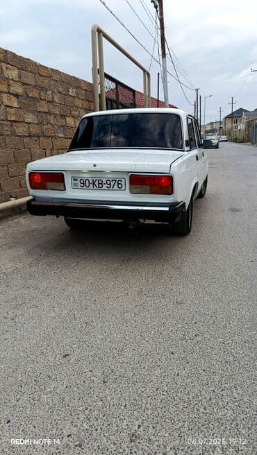 turbo az 06 lar: Lada 2107 model ağ rəngli sedan avtomobil. Bu model, öz dözümlülüyü və — 6