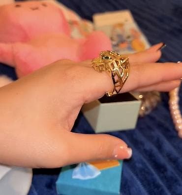 Qida məhsulları: Hədiyyə qutusu – “Birlikdə 25 AZN” Komplektin tərkibi: - 2 cüt corab — 4