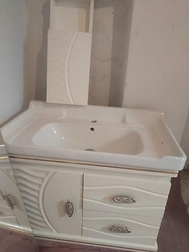 Двери и комплектующие: Hamam üçün lavabo və dolab dəsti. italija. - Material: Parlaq ağ — 1