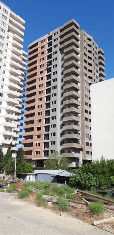 sarayda yeni tikili binalar: 2 otaqlı, Yeni tikili, m. Neftçilər, 100 kv. m — 1