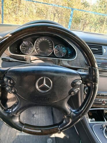 toyota corolla ölüxana: Mercedes-Benz sedan - Kuzov: ağ rəng, 4 qapı - Nömrə: 99-SC-677 (AZ) — 1