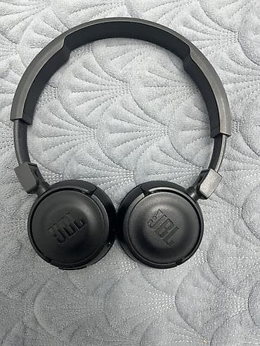 Наушники: JBL on-ear qulaqcıq

JBL-T450BT model 
ELA VEZYETDE 
TAM ORIGINAL JBL — 1