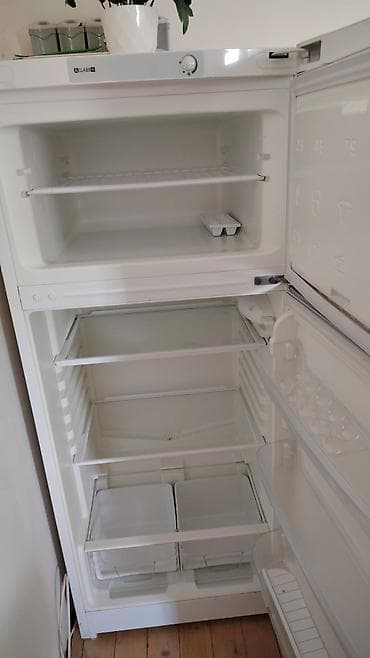 2 qapılı Indesit Soyuducu Satılır, rəng - Ağ