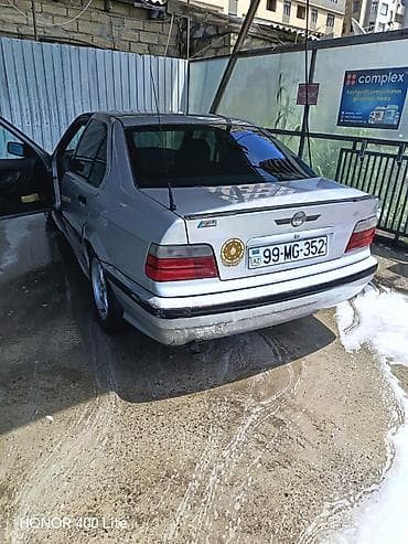 bmw bufer: BMW 3 series: 1.8 l | 1994 il Sedan — 5