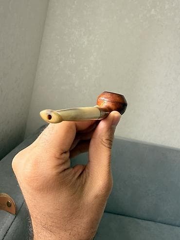 Tənbəki İtalya brendidir, briar ağacınan hazırlanıb. Briar olduğu — 5