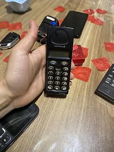 Ericsson GA628 – klassik düyməli mobil telefon - Model: Ericsson — 1