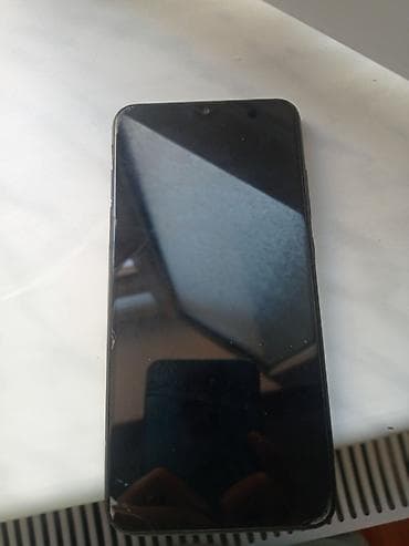ucuz printer satilir: Xiaomi Redmi (arxa qapaqda “Redmi” loqolu model). Xüsusiyyətlər: - — 2