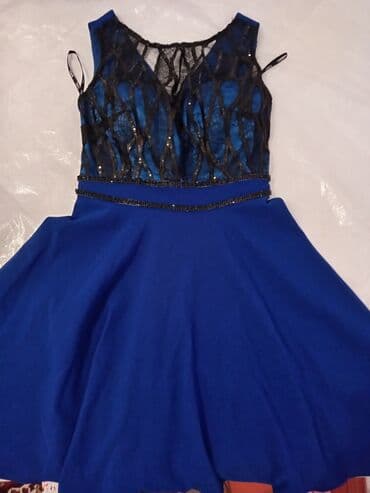 Zərif ziyafət paltarı - Rəng: kral mavisi, üst hissəsi qara krujeva