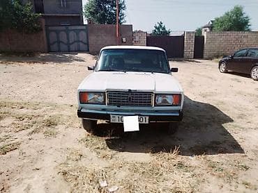 nissan satisi: VAZ 2107, ağ rəng, sedan gövdə. Klassik kvadrat dizayn, xrom ön — 1