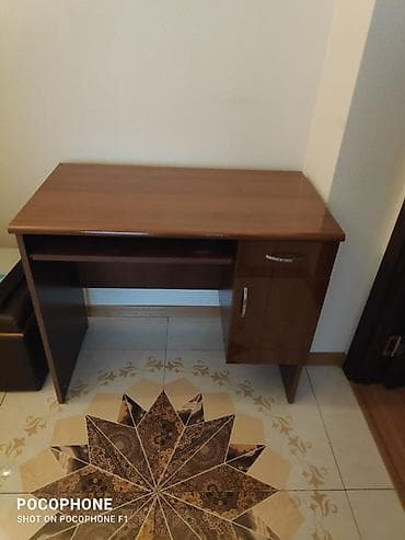 kirayə stol: Düz masa, Polkalı, Siyirməli, Sadə laminat — 1