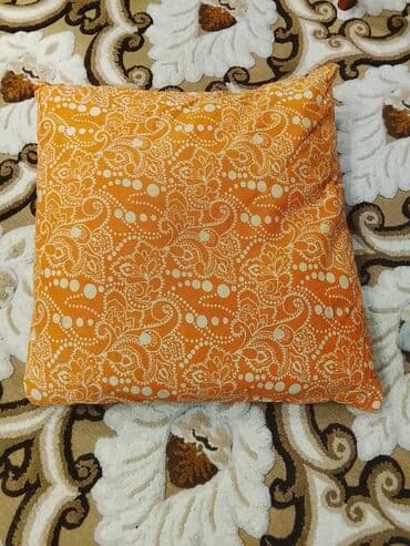 Yuxu üçün İşlənmiş Sadə Yastıq