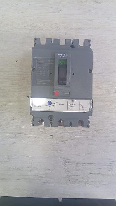mal eti: Schneider Electric Elektrik avtomat, 3 faza — 1