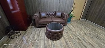 - Məhsul: Klassik üslublu dəri divan və uyğun puf/masa - Material