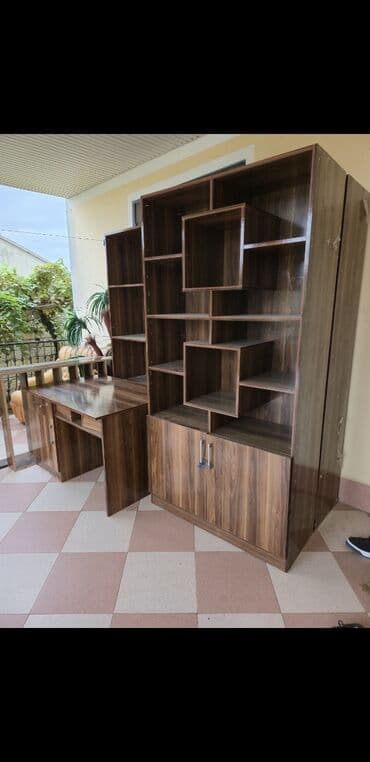 Ağac tş görünüşlü mebel komplekti.ş Tərkibi: - Geniş iş masası: üst