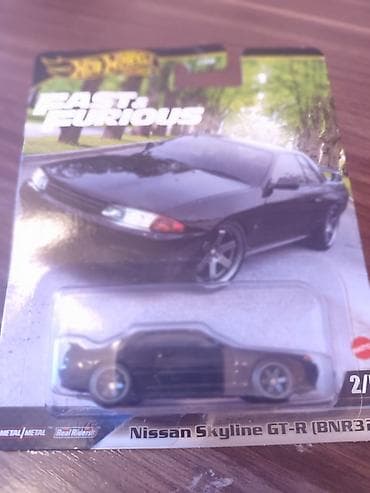 Nissan scyline. 24 azn honda svic 24 azn