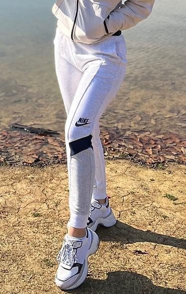 kapri şalvar: Orginal Nike markasidir✅ 36razmer. Giymet 29AZN — 1