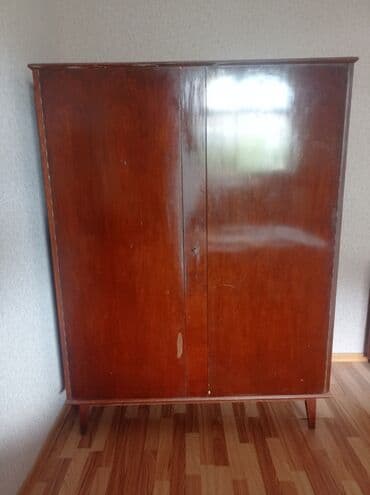 işlənmiş şifoner: İşlənmiş, Açılan, 2 qapılı Düz dolab, Dolab-asılqan, Almaniya — 1