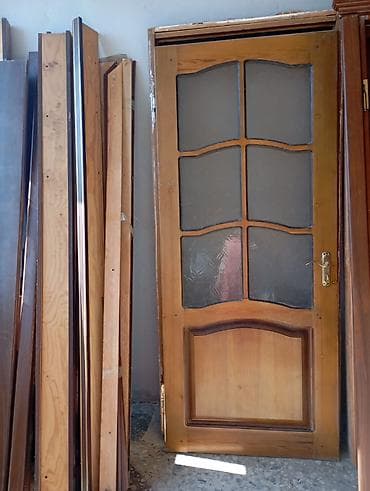 taxta ref: Mebel və qapı dəsti - Geniş, klassik üslubda paltar şkafı: 5 qapılı — 4