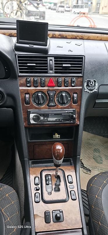 teker 265 35 18: Mercedes-Benz C 230: 2.3 l | Sedan — 4