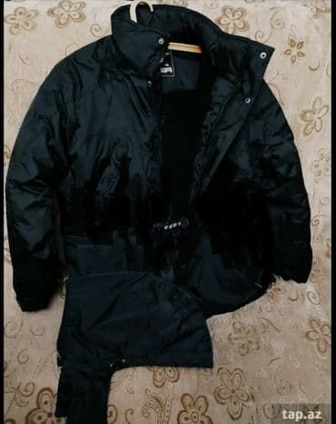 su keçirməyən kişi gödəkçəsi: Привозная, хорошего качества. Теплая в отличном состоянии. Цвет чёрный — 1