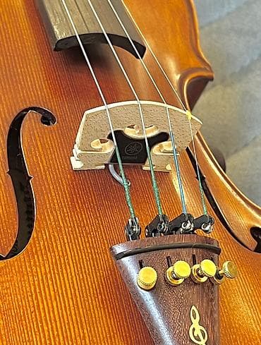 gitara akustik: Yamaha YEV-104 Xereyi Güclendiricisi içine yığılmış Ela seslenmesi — 6