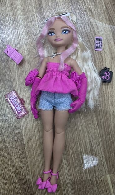 kukla ayi sekilleri: Barbie Dream Besties Playset, Malibu” Posable Fashion Doll with Wavy — 1