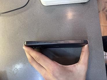 iphone 6 al: IPhone 15 Pro, 128 GB, Qara, Face ID — 3