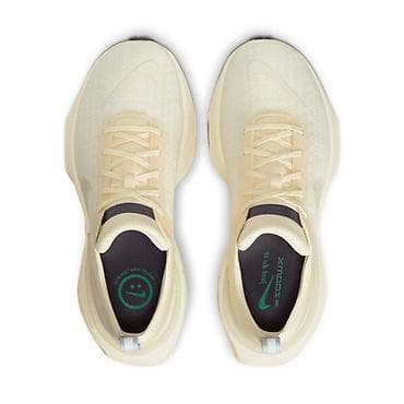 Nike ZoomX mükafatlı qaçış krossovkası – krem/bej rəng tonlarında. - — 4